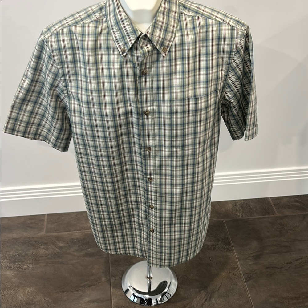 Green Casual Button Down Shirt with Plaid Design